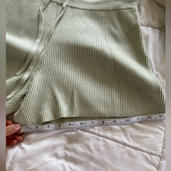 Abercrombie Light Green Mini Shorts Size L - Picture 4 of 10